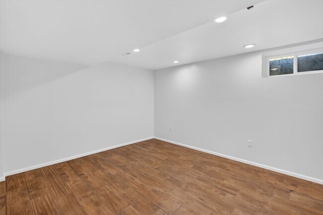 Building Photo - Stunning 4 bed + office, 4 bath rental home in Damascus!