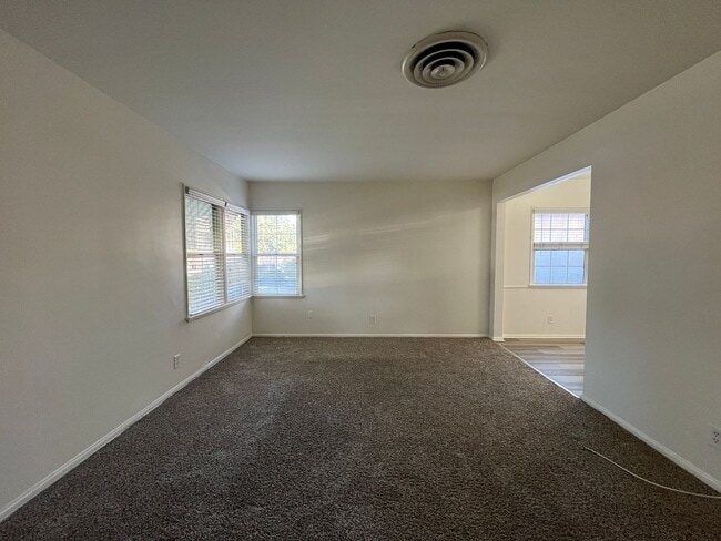 Building Photo - Panorama City 2+1 house w/garage + backyard! (8062 Lennox)