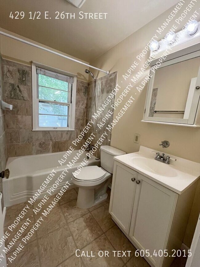 Building Photo - 429 1/2 E. 26th Street-