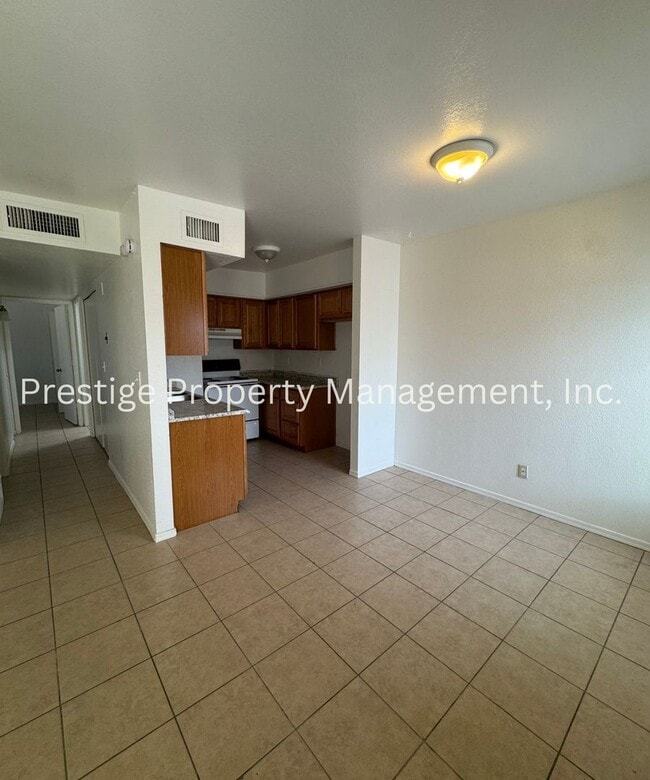 Building Photo - 2115-2117 N Bell Ave