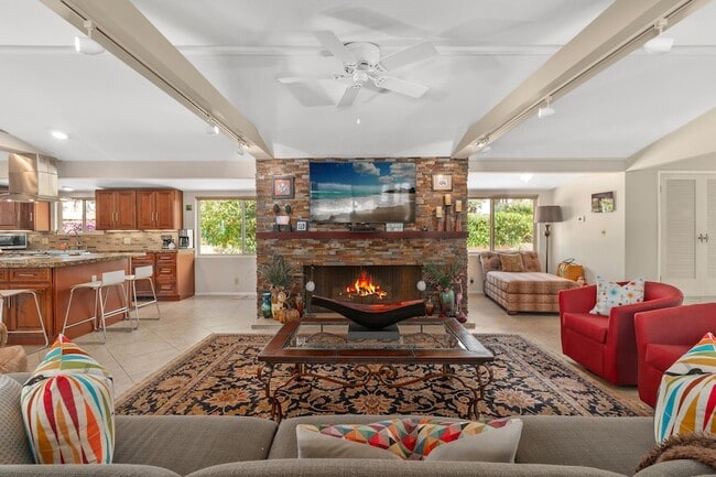 Building Photo - 70801 Fairway Dr