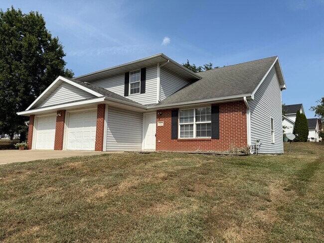 Building Photo - 1326 N Frideriki Dr