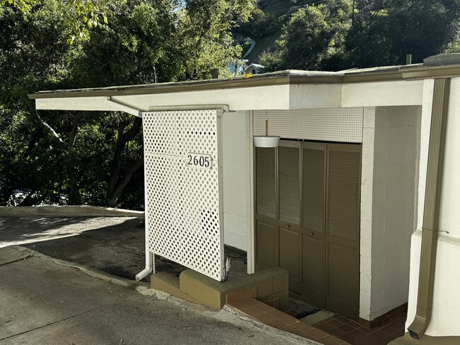 Primary Photo - 2605 Laurel Canyon Blvd