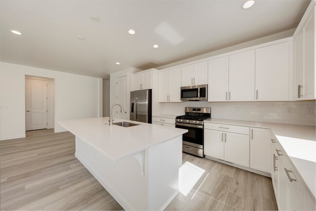 Building Photo - 11171 W Heliopsis Dr