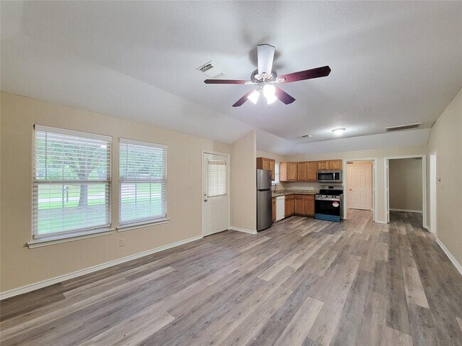 Building Photo - 12700 Royal Green Dr