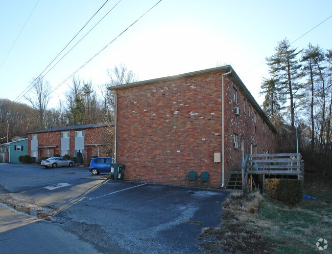Building Photo - 201-205 Stiles Dr