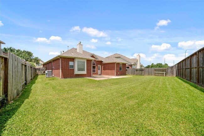Building Photo - 10603 White Bridge Ln