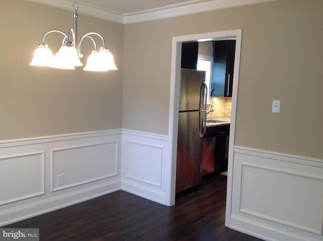 Building Photo - 298 Birch Dr