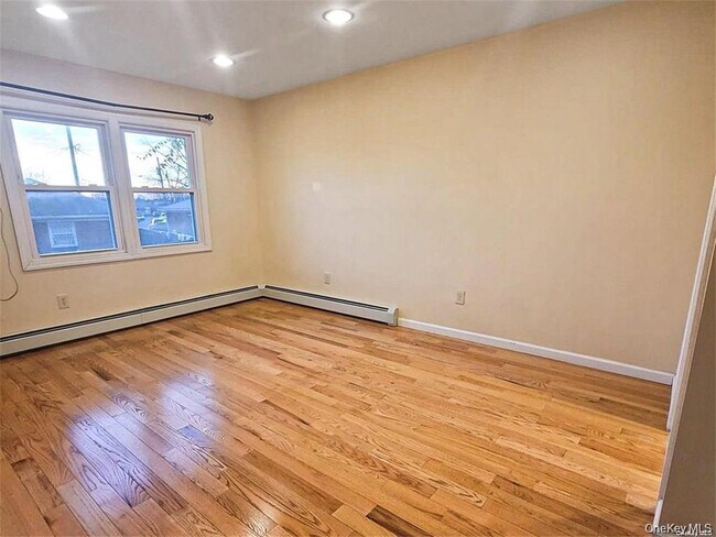 Building Photo - 228-20 Edgewood Ave