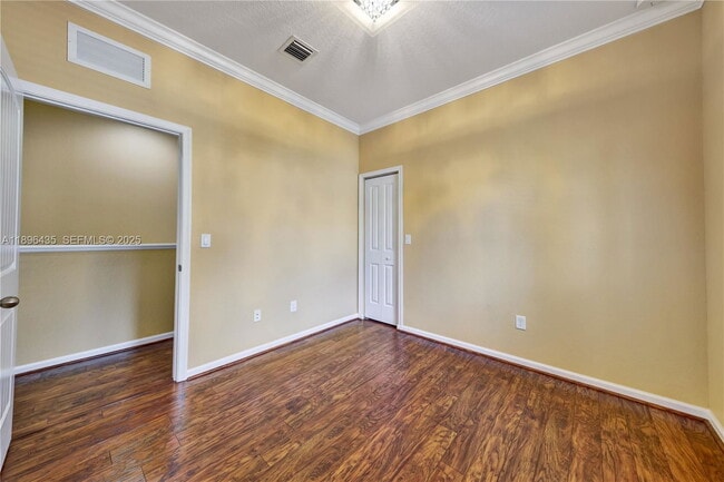 Building Photo - 346 NE 47th Pl