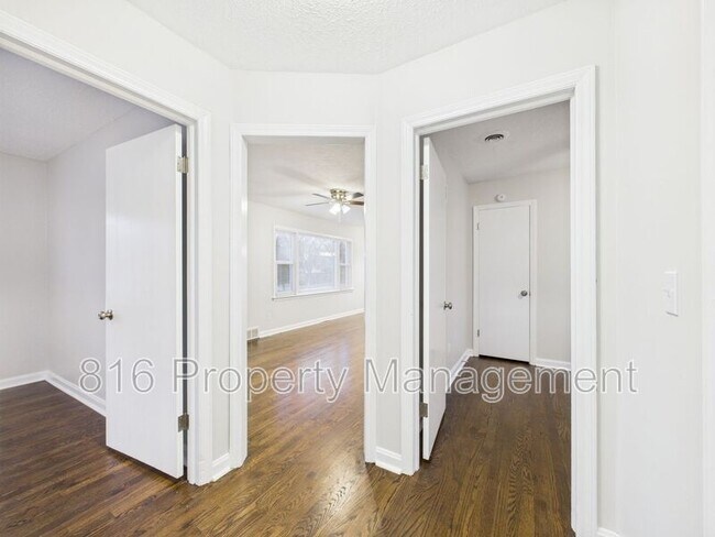 Building Photo - 5725 Blue Ridge Blvd