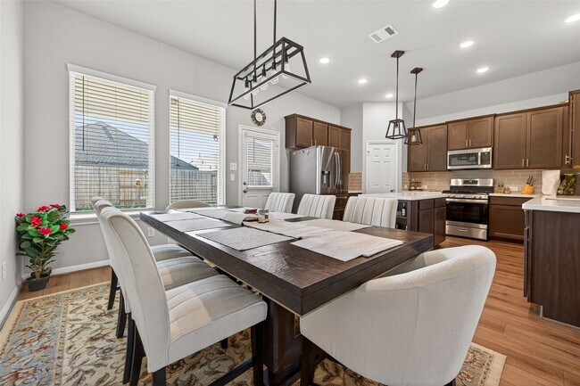 Building Photo - 32227 Cedar Crst Dr