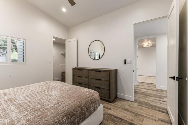 Building Photo - 9917 N 52nd St