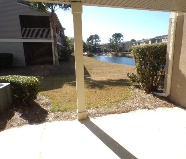 Building Photo - 4 Bedroom Townhome Located In Allenwood