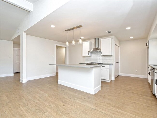 Building Photo - 11711 Oak Knoll Dr
