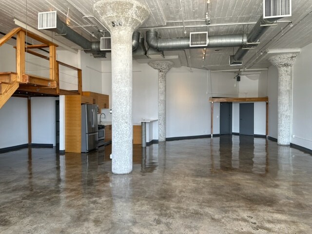 Building Photo - 1308 Factory Pl