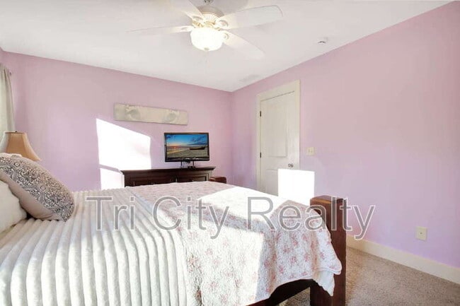 Building Photo - 175 Ridgeway Ct