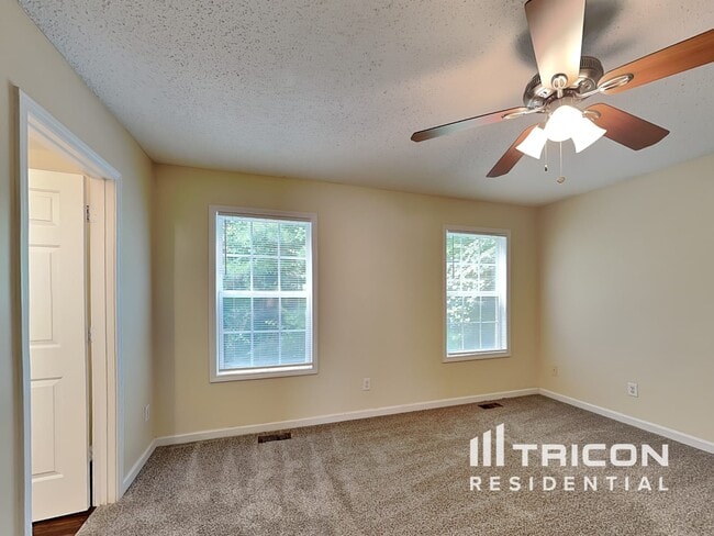Building Photo - 238 Brookside Dr