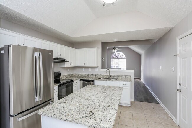 Building Photo - 5912 Chadwell Rd
