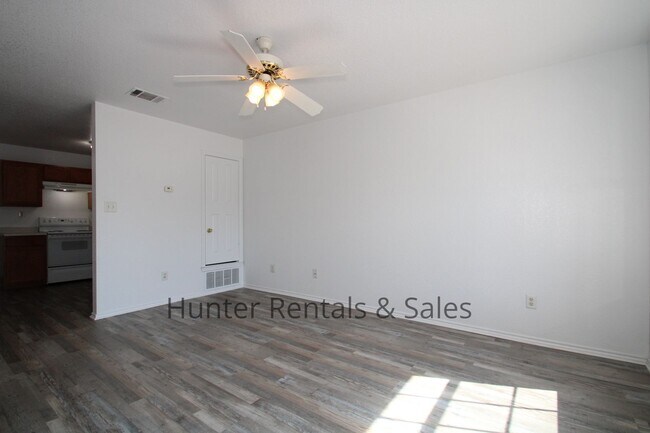 Building Photo - Ready for Move-In