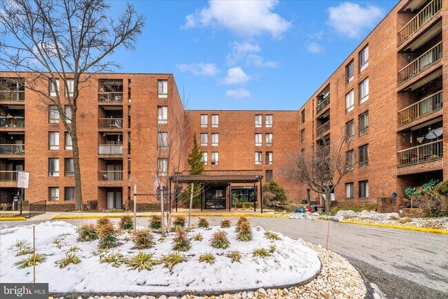 Building Photo - 6711 Park Heights Ave