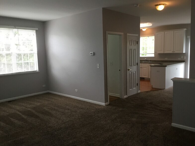 Building Photo - 312 Evergreen Cir