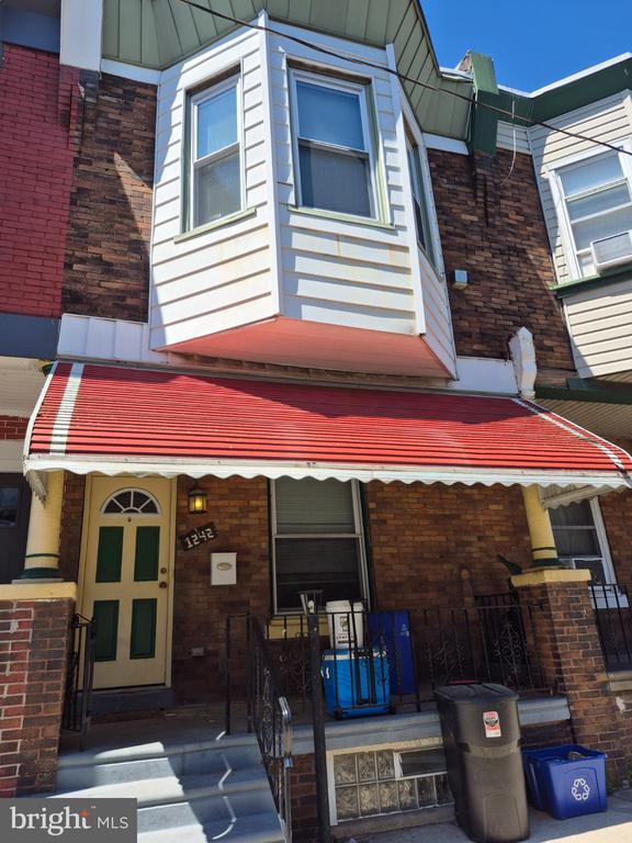 Building Photo - 1242 Greylock St