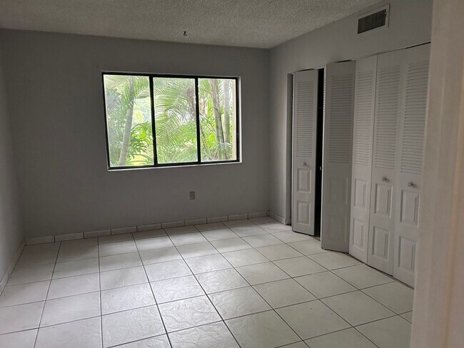 Building Photo - 3244 S Semoran Blvd
