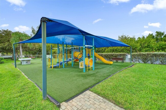 Building Photo - 1046 Satinleaf St