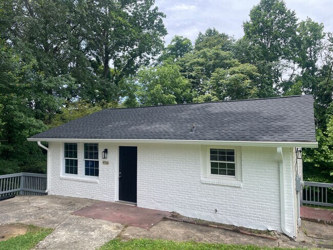 Primary Photo - 4960 Deland St