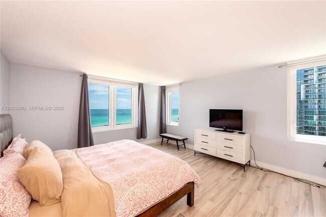 Building Photo - 2301 Collins Ave