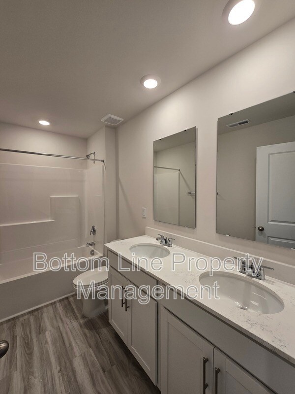 Building Photo - 549 Blackpool Ct
