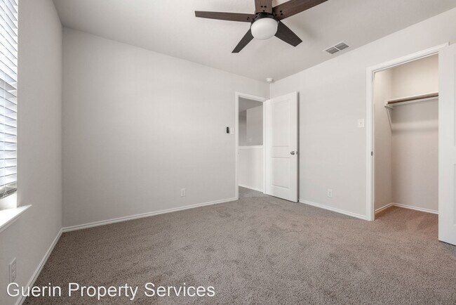 Building Photo - 4 br, 2.5 bath House - 133 Legendary Trail...