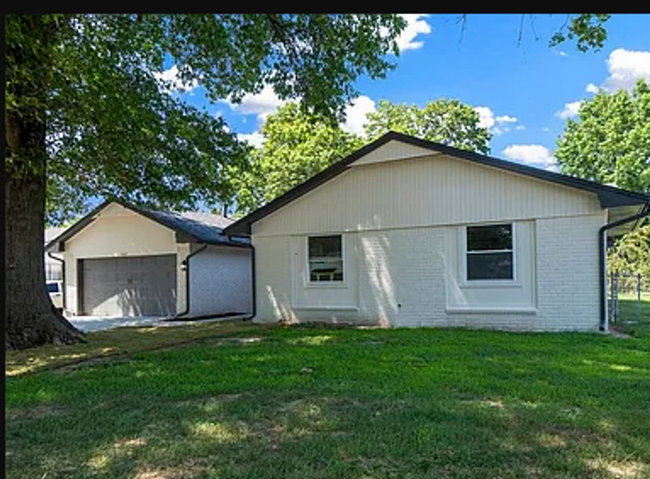 Building Photo - 5 Bed / 3 Bath in Broken Arrow!