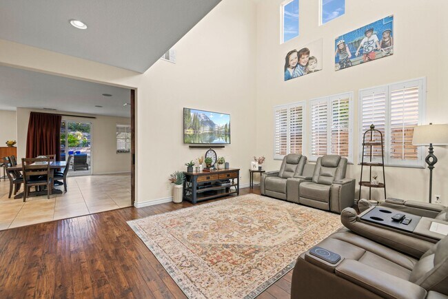 Building Photo - Luxurious 5-Bedroom Pool Home with Solar &...