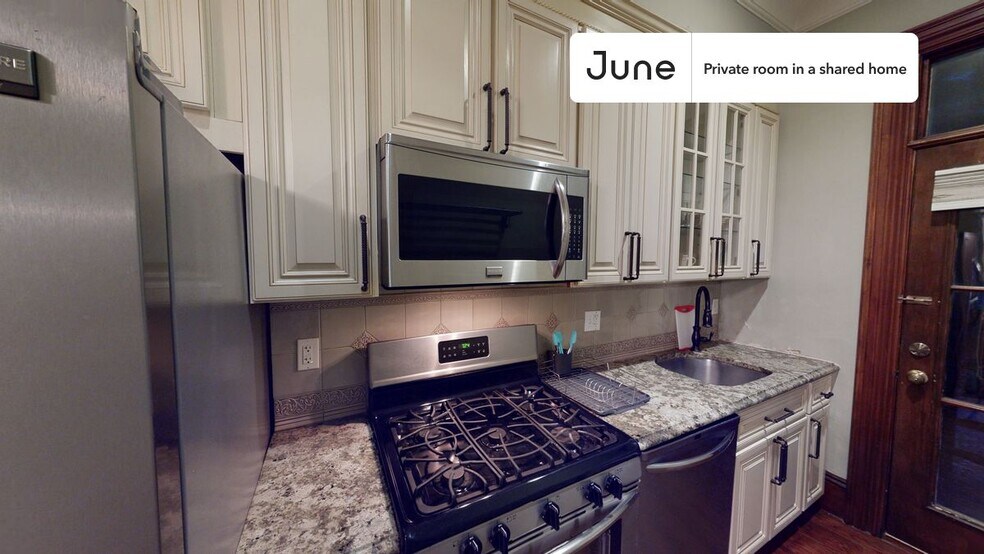 Building Photo - Room in Shared 5 bed/2 bath home in Mission Hill