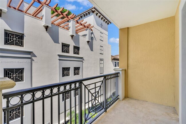 Building Photo - 8395 SW 73rd Ave