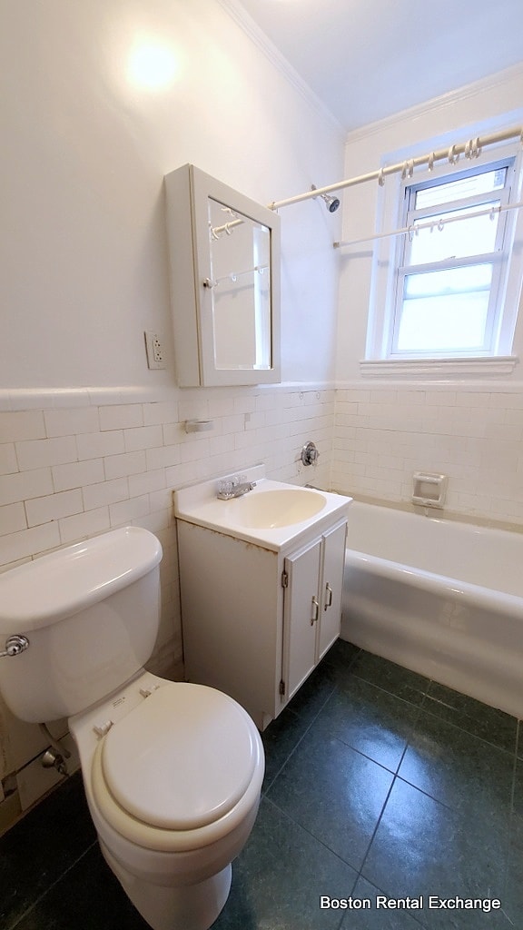 Building Photo - 18 Day St