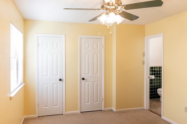 Building Photo - Charming 3 bedroom 2 bath home available soon!!
