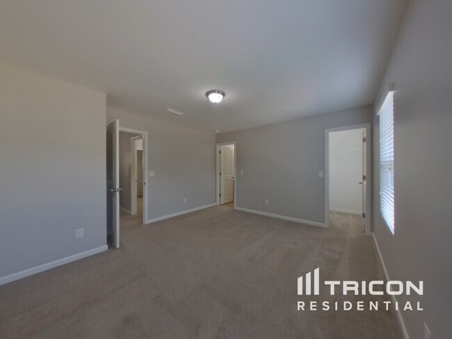Building Photo - 8222 Midas Ln