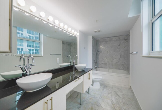 Building Photo - 31 SE 5th St