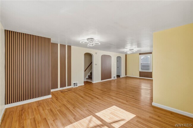 Building Photo - 171 Weston Ave