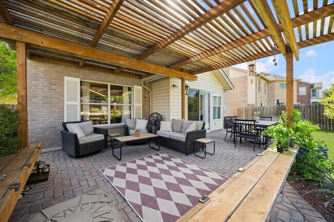 Building Photo - 1116 Collinwood W Dr