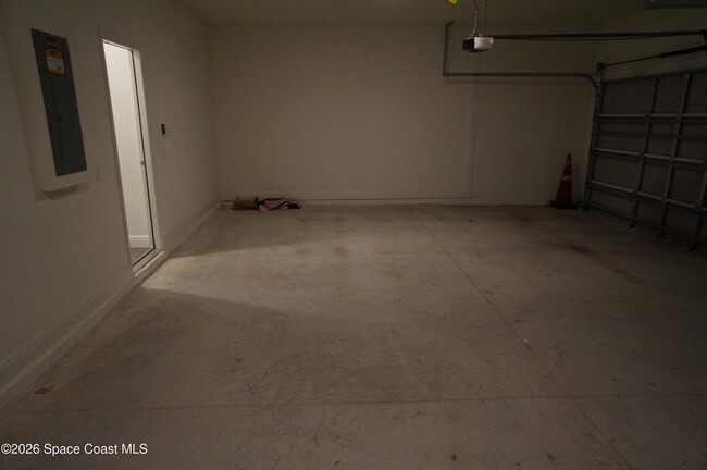 Building Photo - 153 Oakcrest Ave NE