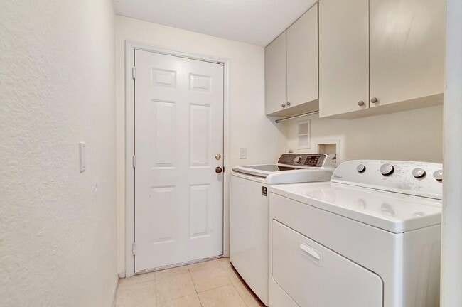 Building Photo - 1207 Belmont Pl