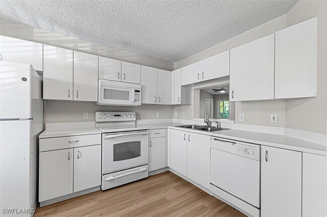 Building Photo - 7785 Esmeralda Way