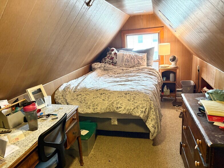 Building Photo - 127 College Ave