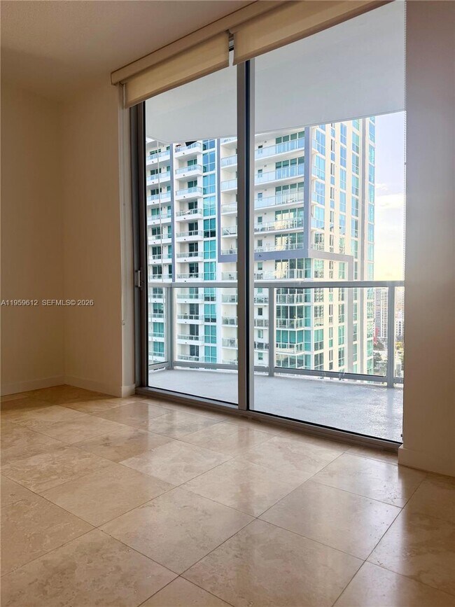 Building Photo - 1060 Brickell Ave