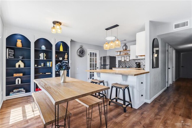 Building Photo - 18 La Vista Ave