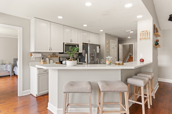 Building Photo - 168 Palmera Ln